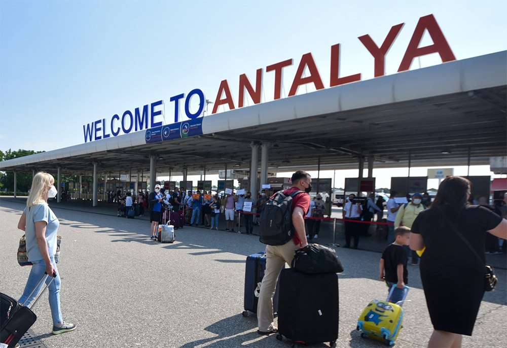 Warum sollte ich den Flughafentransferservice in Antalya nutzen?